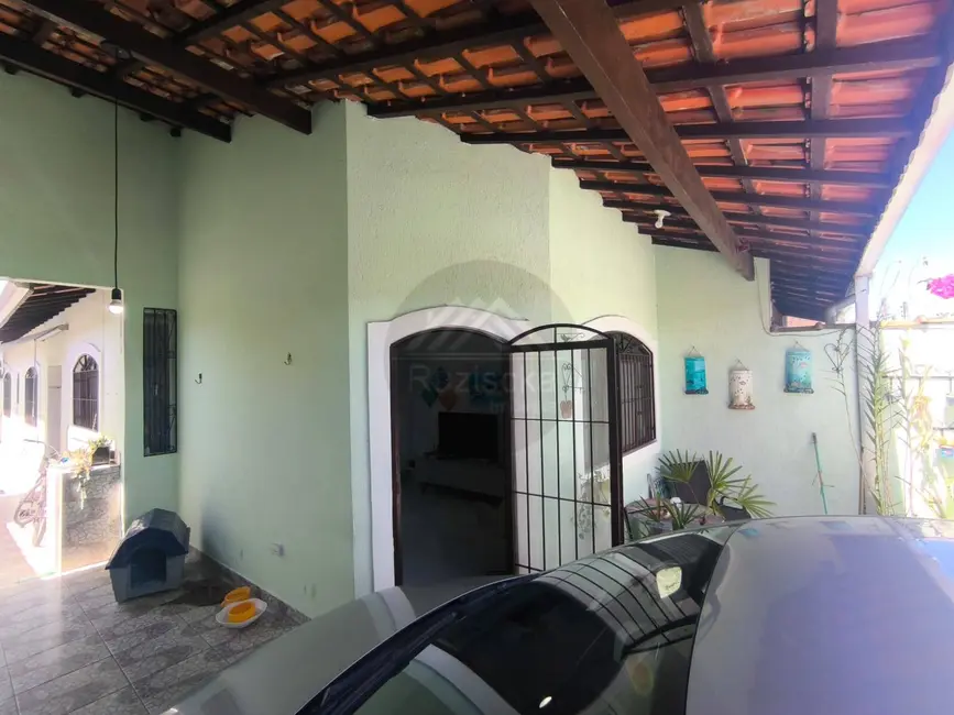 Foto 3 de Casa com 2 quartos à venda, 156m2 em Itanhaem - SP