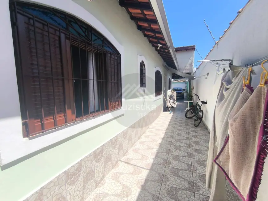 Foto 2 de Casa com 2 quartos à venda, 156m2 em Itanhaem - SP