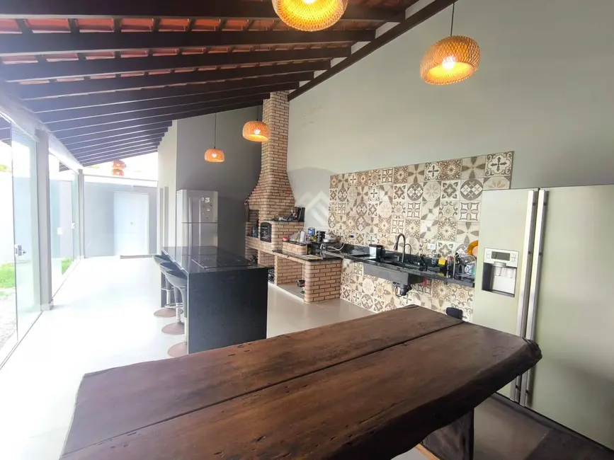 Foto 5 de Casa com 3 quartos à venda, 300m2 em Itanhaem - SP