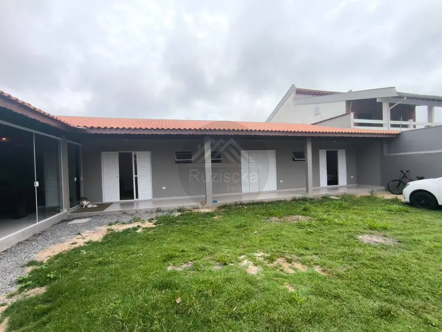 Foto 3 de Casa com 3 quartos à venda, 300m2 em Itanhaem - SP