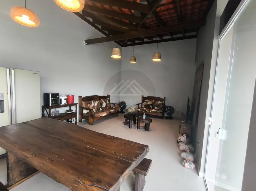 Foto 8 de Casa com 3 quartos à venda, 300m2 em Itanhaem - SP