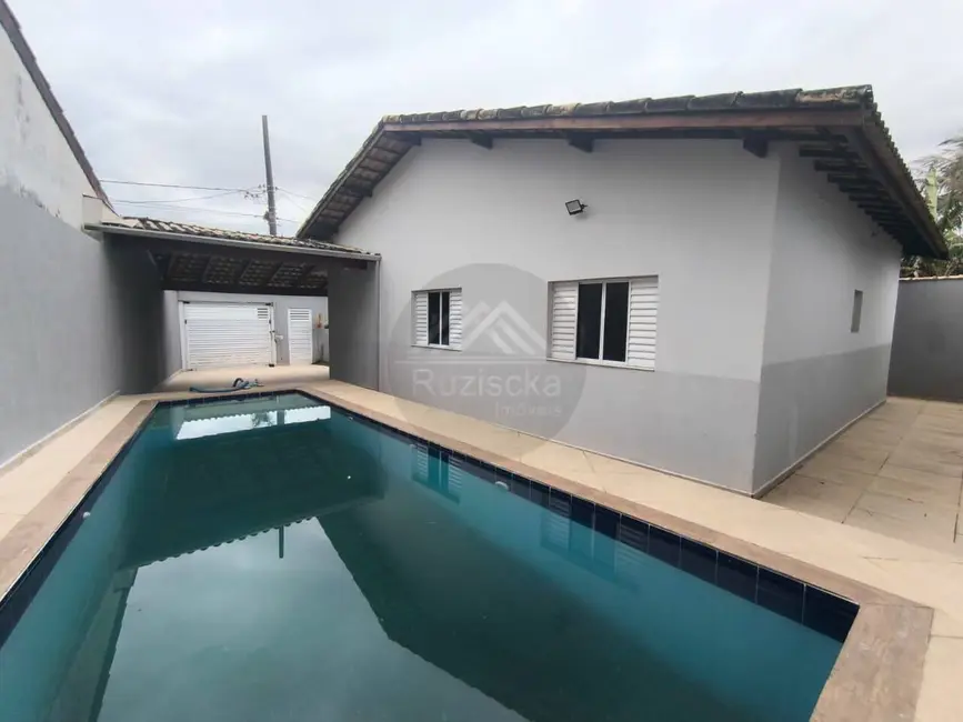 Foto 1 de Casa com 3 quartos à venda, 251m2 em Itanhaem - SP