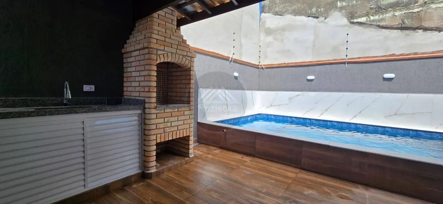 Foto 1 de Casa com 2 quartos à venda, 140m2 em Itanhaem - SP