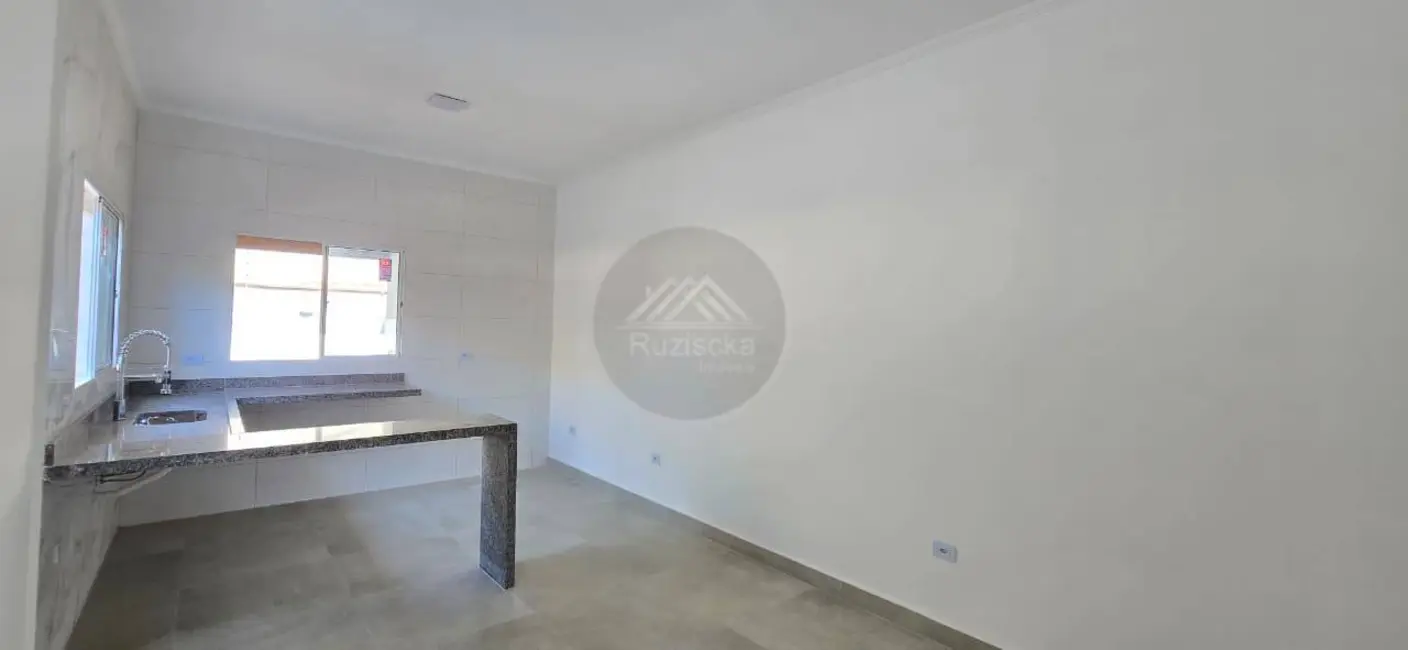 Foto 8 de Casa com 2 quartos à venda, 140m2 em Itanhaem - SP