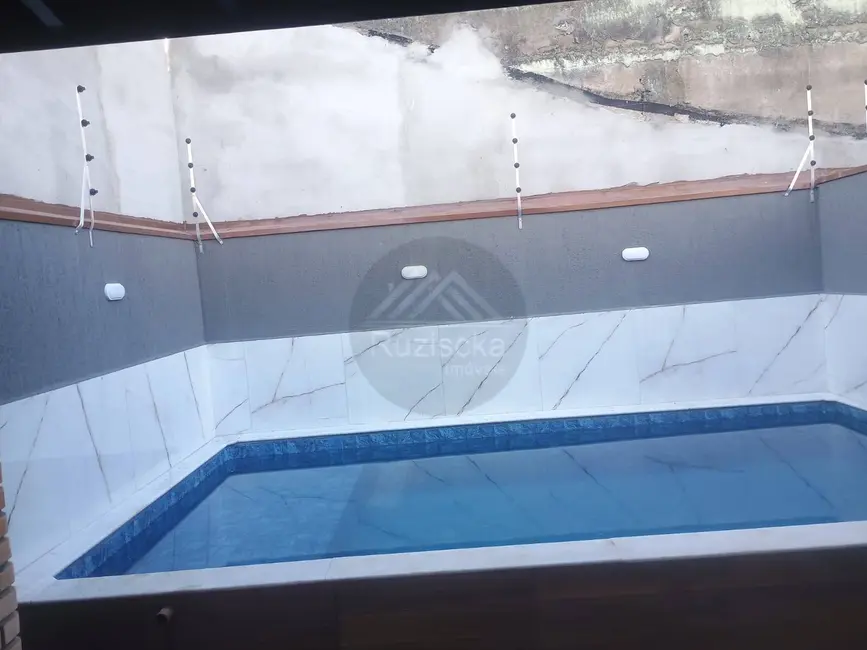 Foto 2 de Casa com 2 quartos à venda, 140m2 em Itanhaem - SP