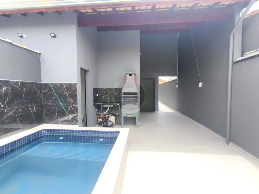 Foto 1 de Casa com 2 quartos à venda, 127m2 em Itanhaem - SP