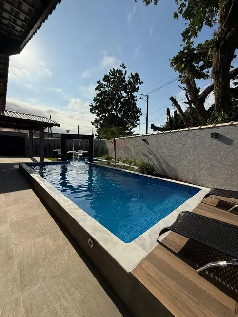 Casa com 3 quartos à venda, 313m2 em Itanhaem - SP - imagem 9 Foto 9 de Casa com 3 quartos à venda, 313m2 em Itanhaem - SP