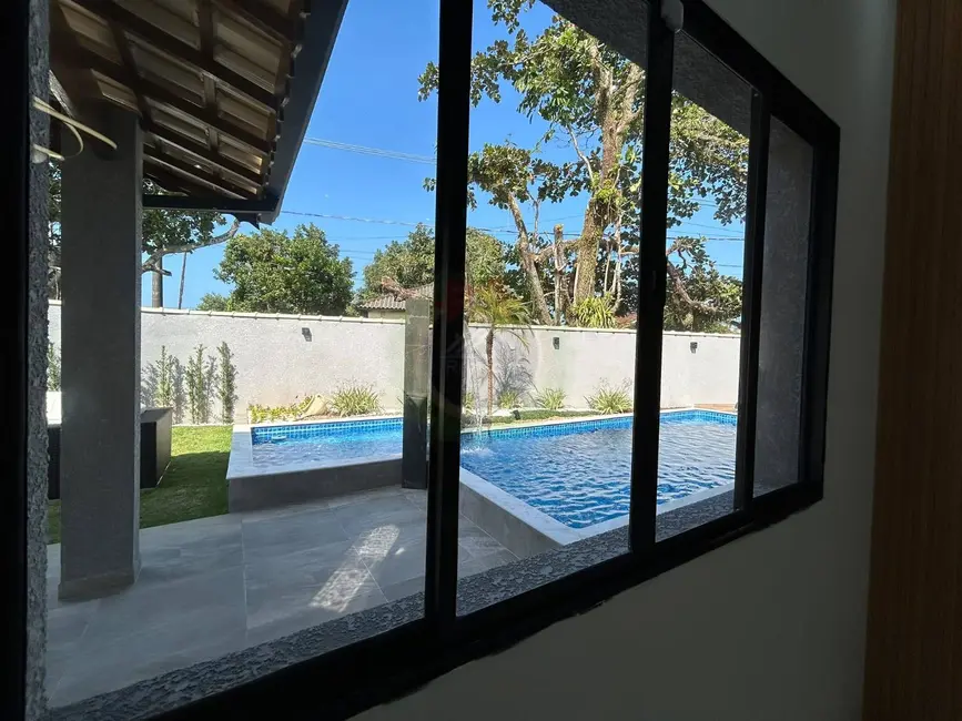 Casa com 3 quartos à venda, 313m2 em Itanhaem - SP - imagem 5 Foto 5 de Casa com 3 quartos à venda, 313m2 em Itanhaem - SP