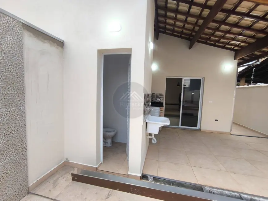 Foto 5 de Casa com 2 quartos à venda, 210m2 em Itanhaem - SP