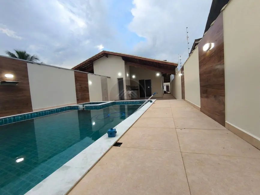 Foto 4 de Casa com 2 quartos à venda, 210m2 em Itanhaem - SP