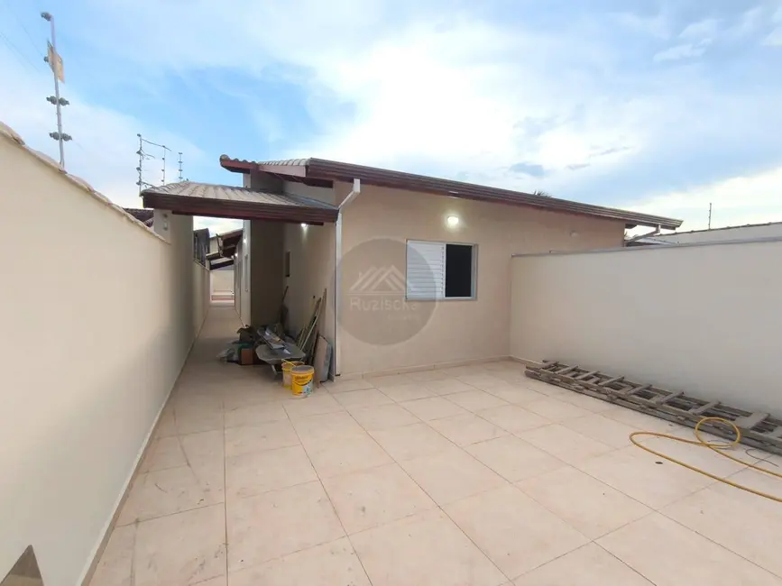 Foto 2 de Casa com 2 quartos à venda, 210m2 em Itanhaem - SP