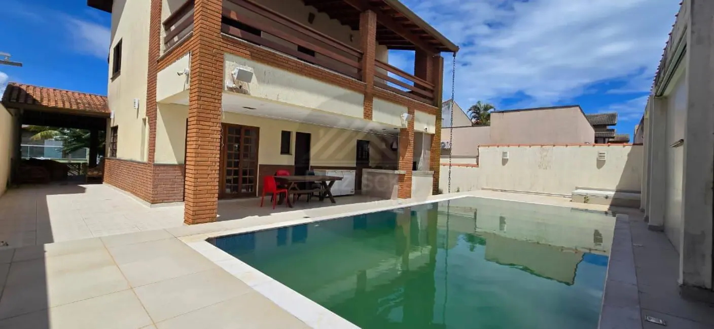 Foto 1 de Casa de Condomínio com 4 quartos à venda, 337m2 em Itanhaem - SP