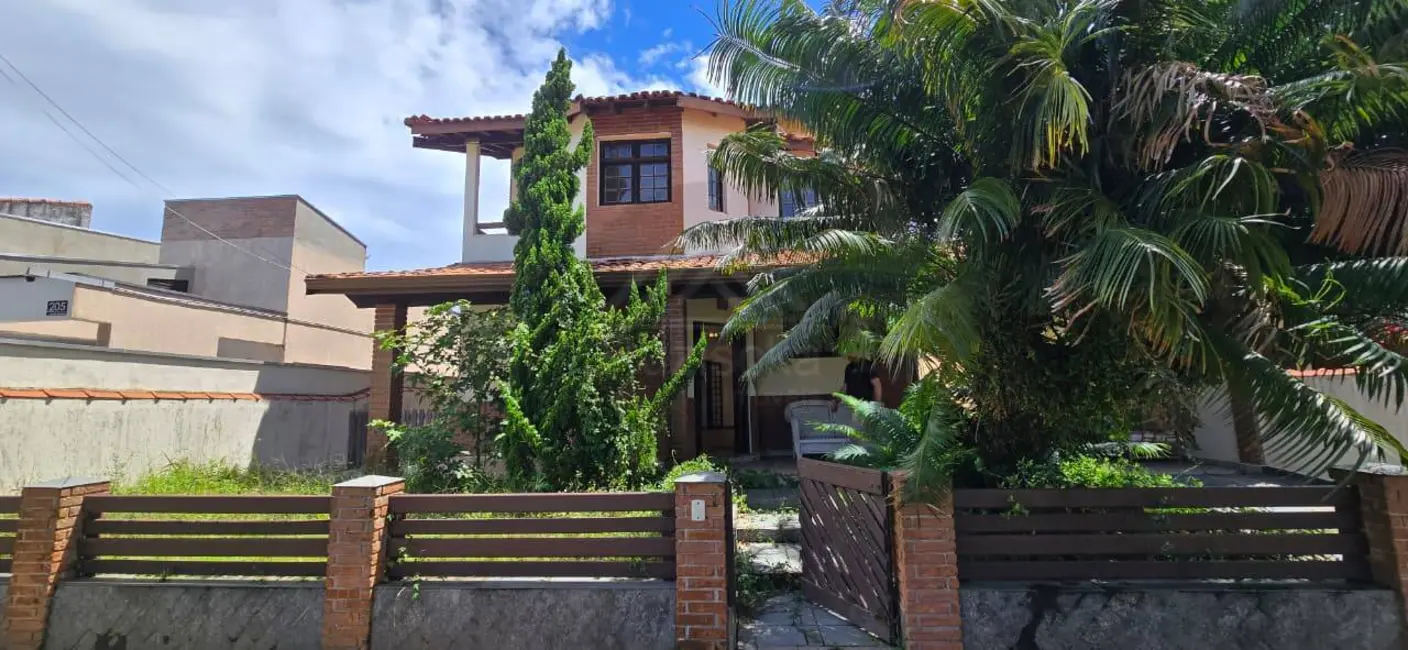 Foto 2 de Casa de Condomínio com 4 quartos à venda, 337m2 em Itanhaem - SP