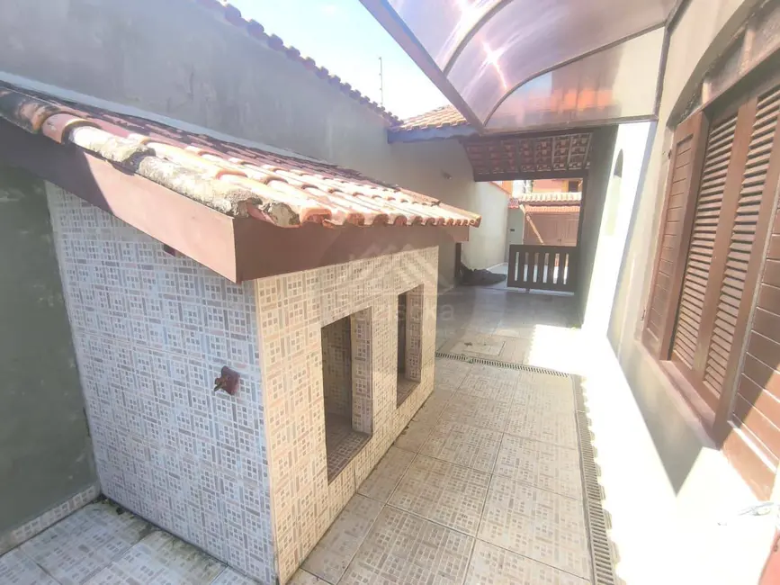 Foto 3 de Casa com 2 quartos à venda, 250m2 em Itanhaem - SP