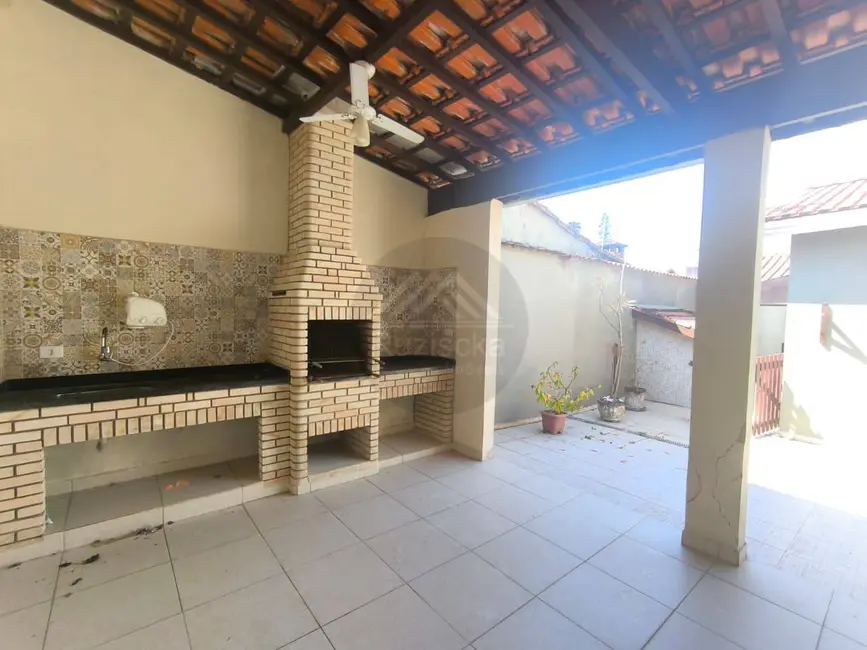 Foto 5 de Casa com 2 quartos à venda, 250m2 em Itanhaem - SP