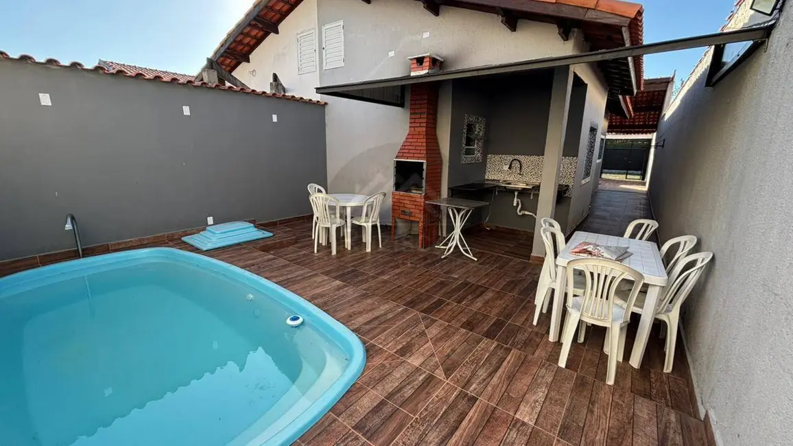 Foto 1 de Casa com 2 quartos à venda, 156m2 em Itanhaem - SP