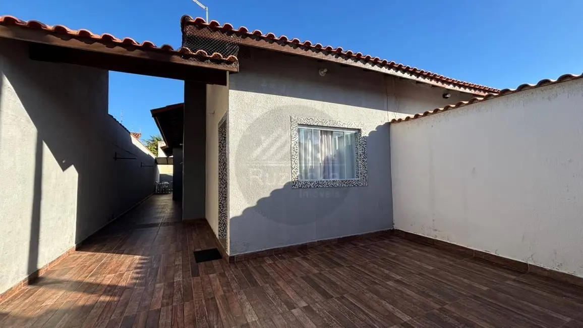 Foto 2 de Casa com 2 quartos à venda, 156m2 em Itanhaem - SP