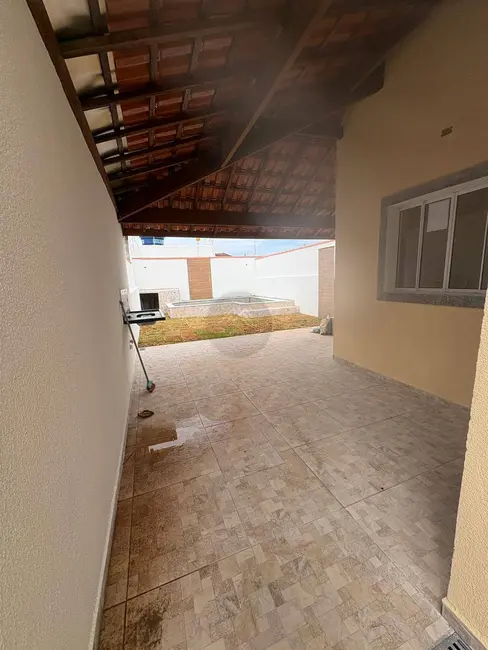 Foto 5 de Casa com 2 quartos à venda, 180m2 em Itanhaem - SP