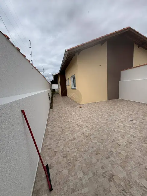 Foto 7 de Casa com 2 quartos à venda, 180m2 em Itanhaem - SP