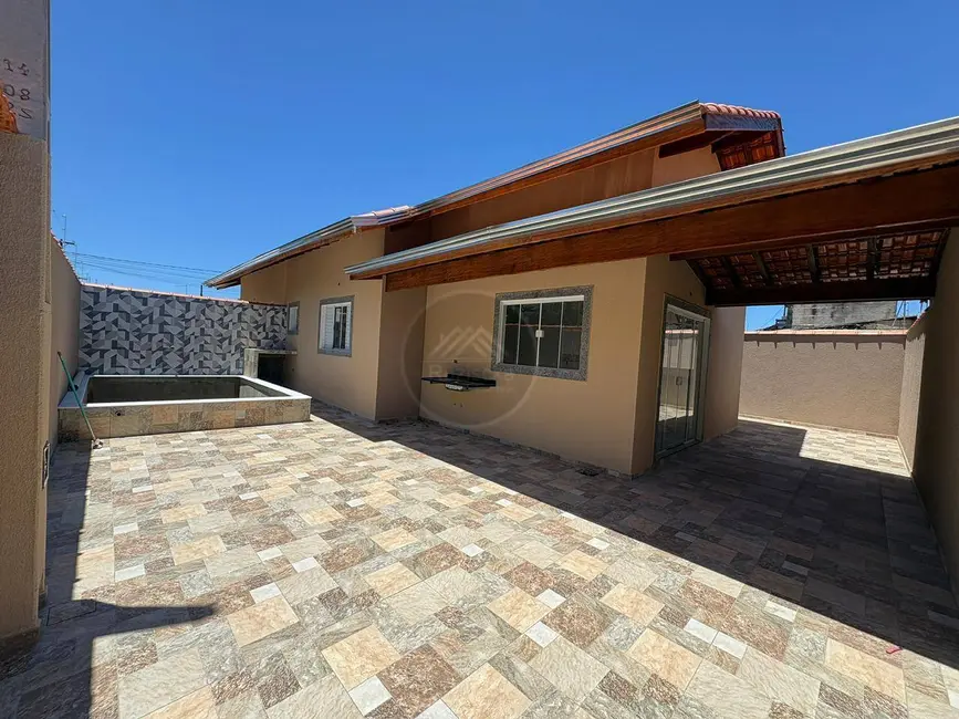 Foto 1 de Casa com 2 quartos à venda, 148m2 em Itanhaem - SP