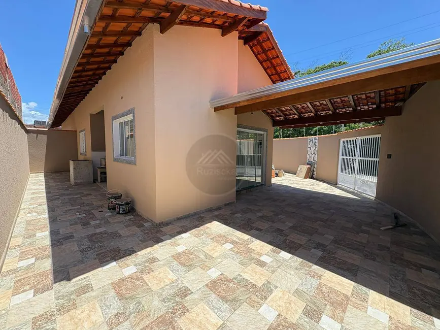 Foto 2 de Casa com 2 quartos à venda, 148m2 em Itanhaem - SP