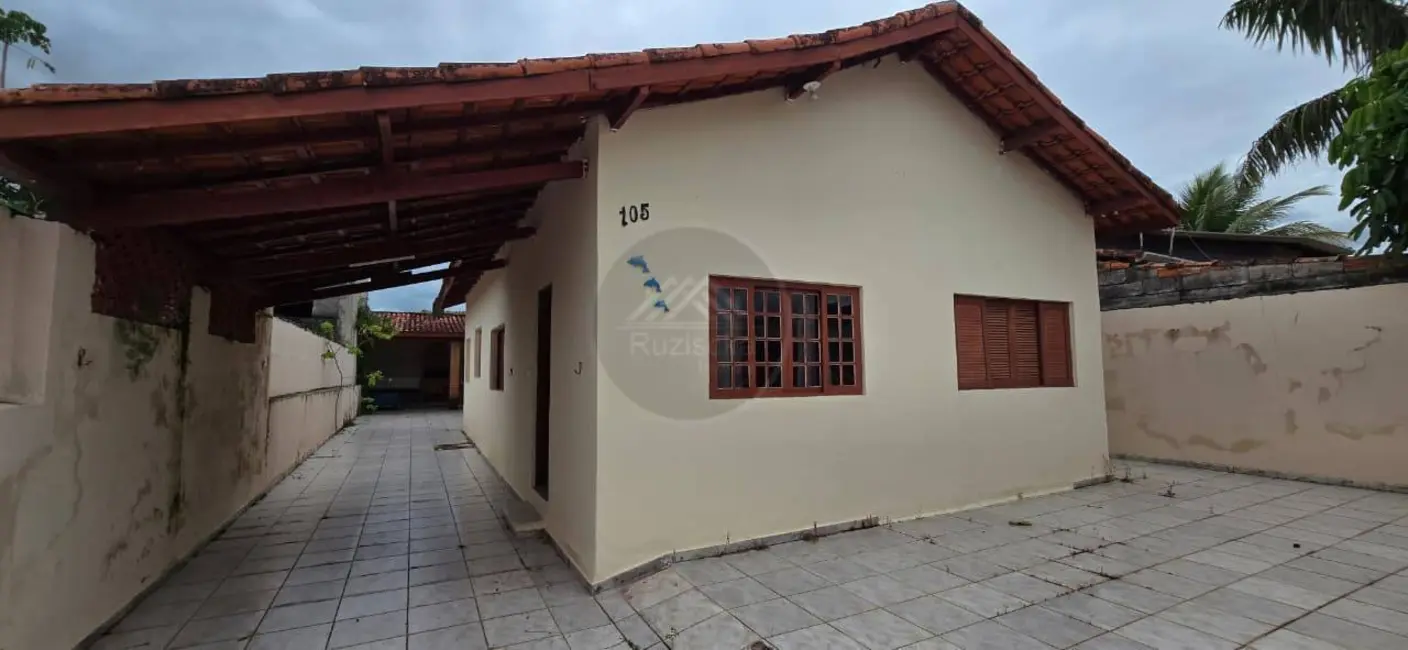 Foto 1 de Casa com 3 quartos à venda, 303m2 em Itanhaem - SP