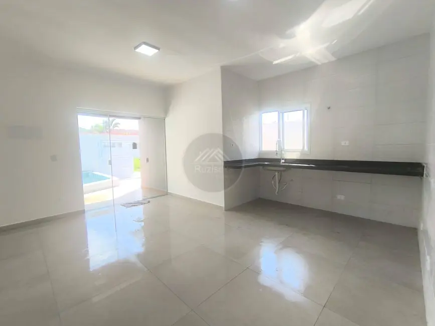 Foto 8 de Casa com 2 quartos à venda, 130m2 em Itanhaem - SP
