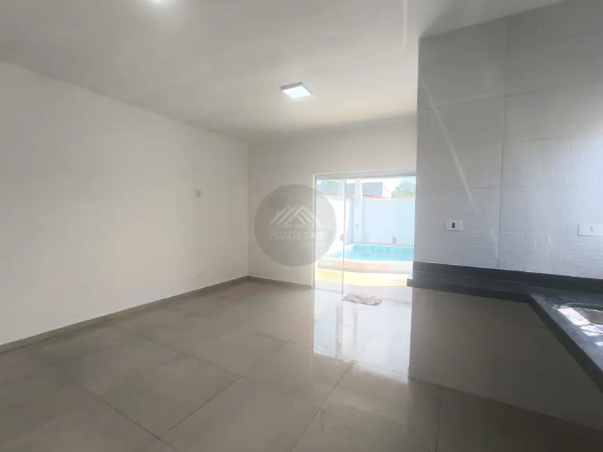 Foto 6 de Casa com 2 quartos à venda, 130m2 em Itanhaem - SP