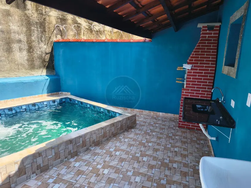 Foto 2 de Casa com 2 quartos à venda, 130m2 em Itanhaem - SP