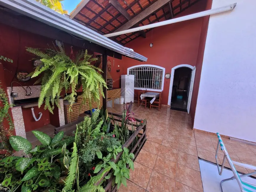 Foto 3 de Casa com 4 quartos à venda, 310m2 em Itanhaem - SP