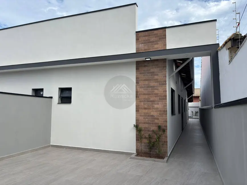 Foto 2 de Casa com 3 quartos à venda, 208m2 em Itanhaem - SP