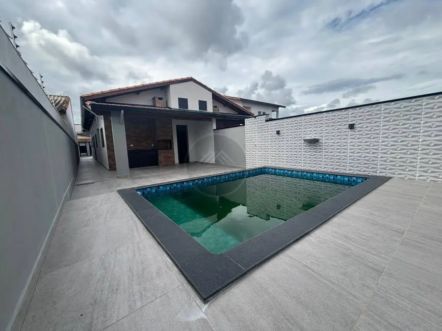 Foto 1 de Casa com 3 quartos à venda, 208m2 em Itanhaem - SP