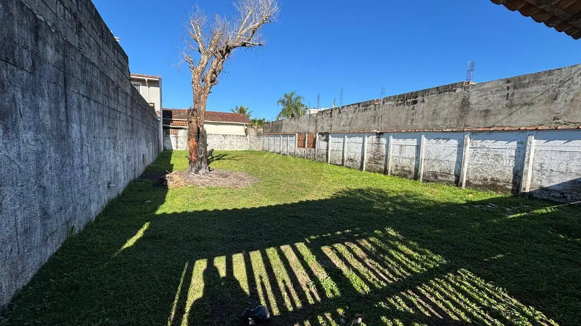 Foto 1 de Terreno / Lote à venda, 260m2 em Itanhaem - SP