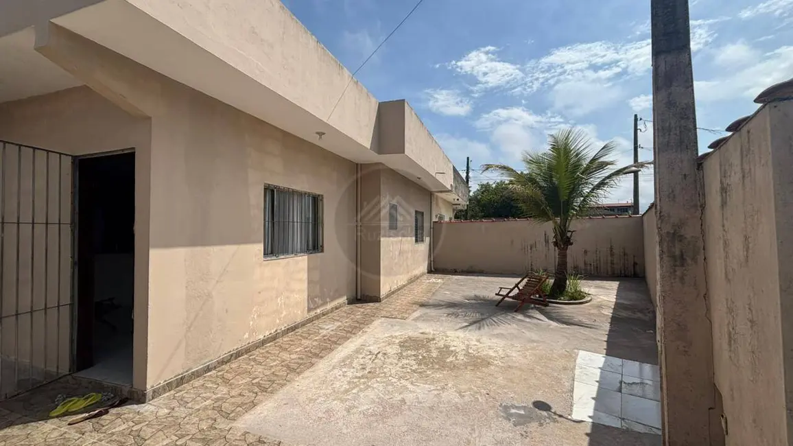 Foto 3 de Casa com 2 quartos à venda, 173m2 em Itanhaem - SP