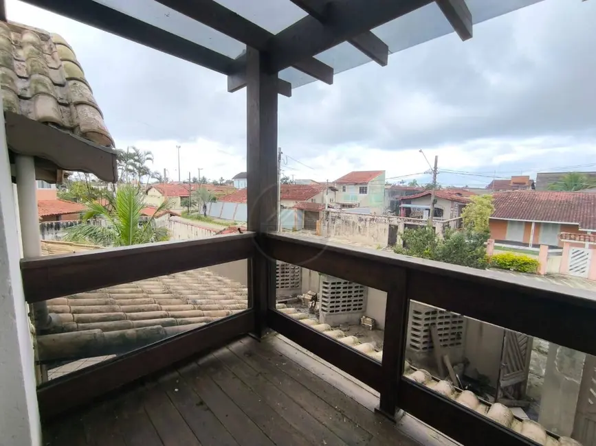 Foto 8 de Casa com 3 quartos à venda, 403m2 em Itanhaem - SP