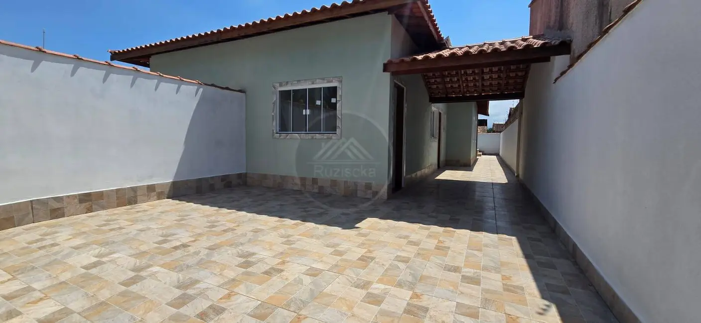 Foto 2 de Casa com 2 quartos à venda, 153m2 em Itanhaem - SP