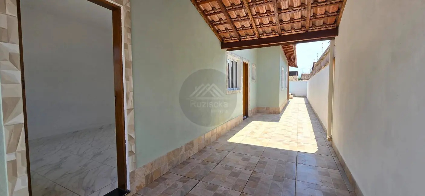 Foto 3 de Casa com 2 quartos à venda, 153m2 em Itanhaem - SP