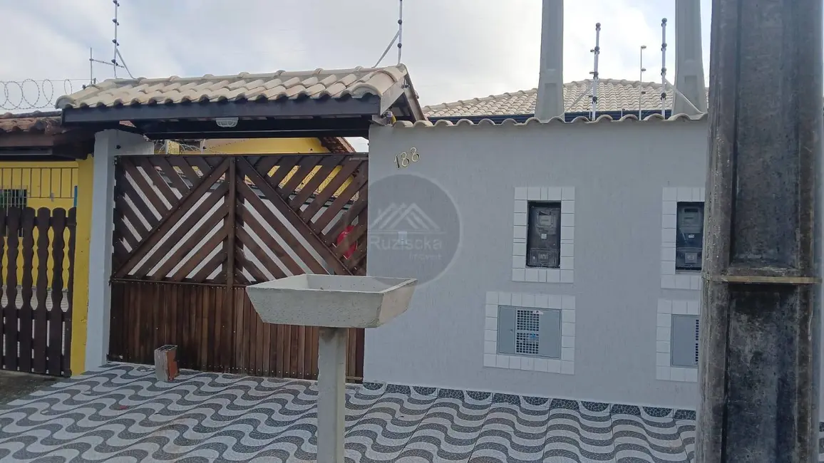 Foto 9 de Casa com 2 quartos à venda, 138m2 em Itanhaem - SP