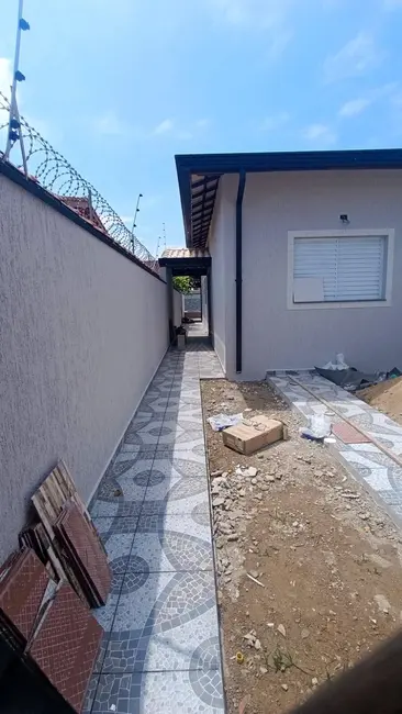 Foto 2 de Casa com 2 quartos à venda, 138m2 em Itanhaem - SP