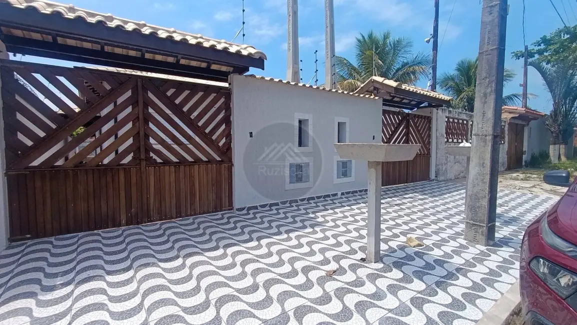 Foto 1 de Casa com 2 quartos à venda, 138m2 em Itanhaem - SP