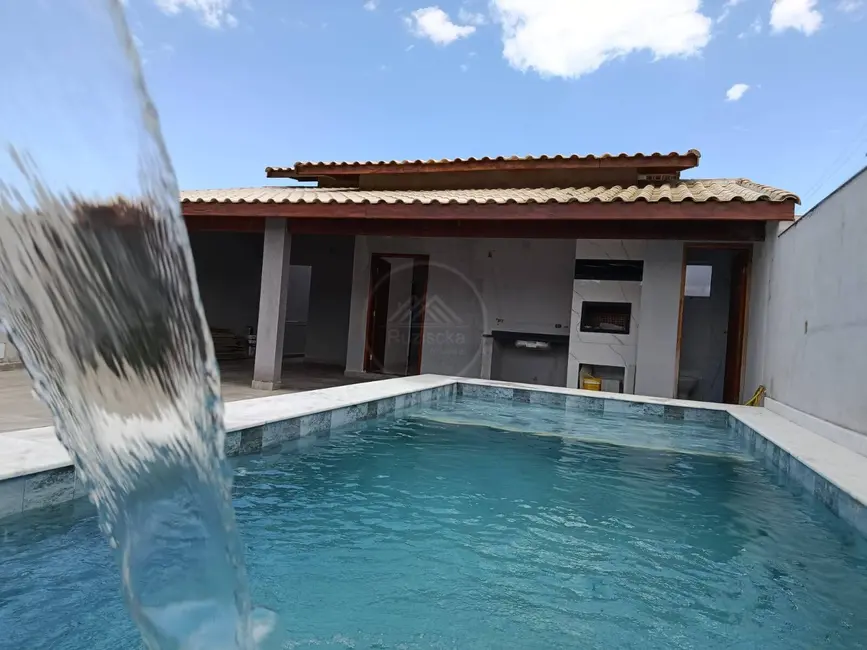 Foto 1 de Casa com 3 quartos à venda, 250m2 em Itanhaem - SP