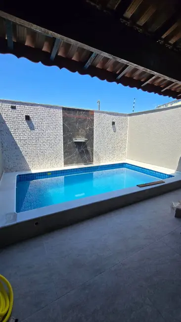 Foto 1 de Casa com 2 quartos à venda, 125m2 em Itanhaem - SP