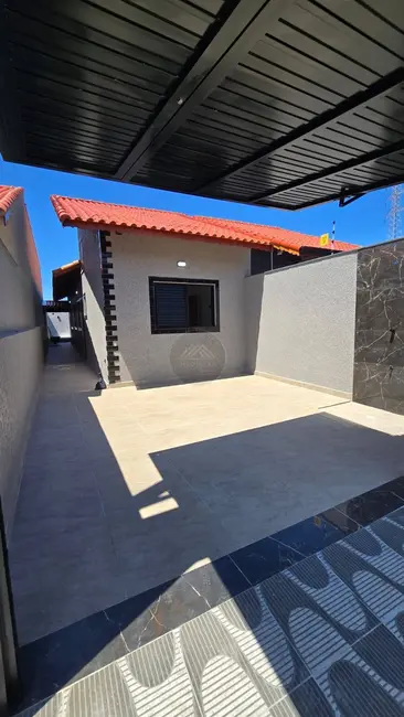 Foto 2 de Casa com 2 quartos à venda, 125m2 em Itanhaem - SP