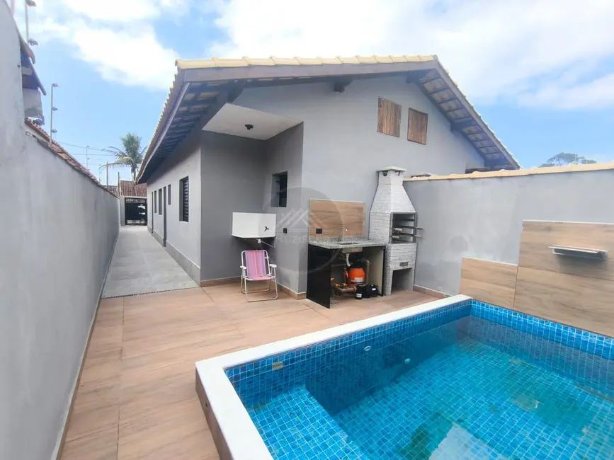 Foto 1 de Casa com 2 quartos à venda, 125m2 em Itanhaem - SP