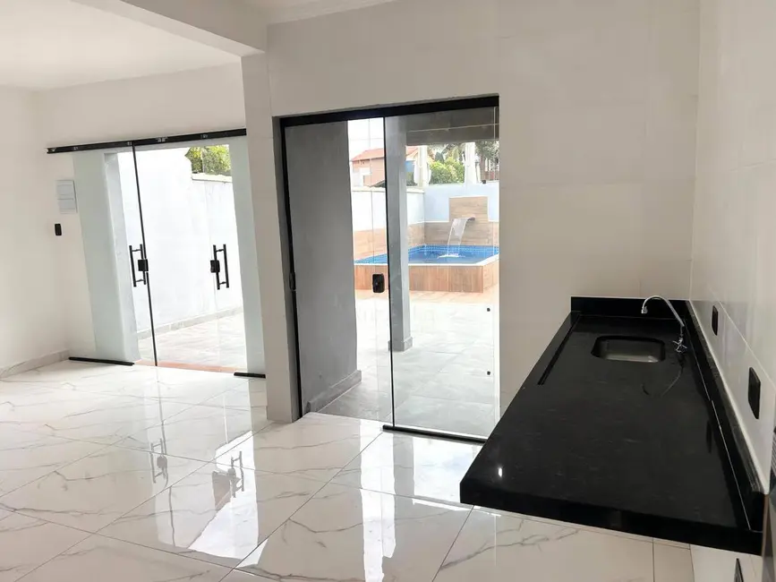 Foto 4 de Casa com 2 quartos à venda, 166m2 em Itanhaem - SP