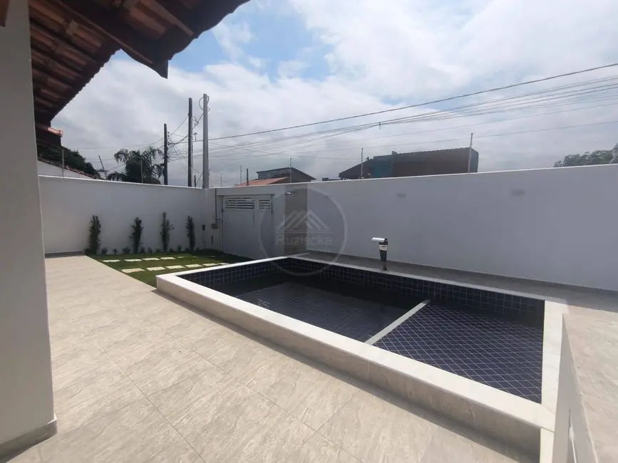 Foto 9 de Casa com 3 quartos à venda, 240m2 em Itanhaem - SP