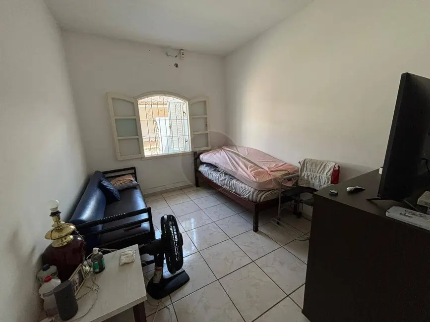 Foto 9 de Casa com 2 quartos à venda, 253m2 em Itanhaem - SP