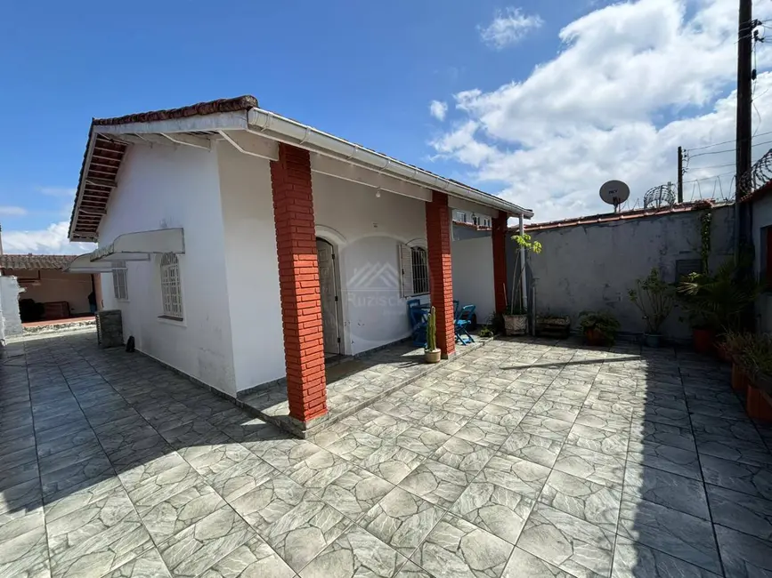 Foto 2 de Casa com 2 quartos à venda, 253m2 em Itanhaem - SP