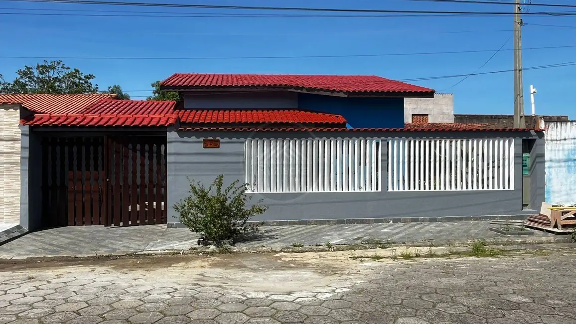 Foto 1 de Casa com 4 quartos à venda, 250m2 em Itanhaem - SP