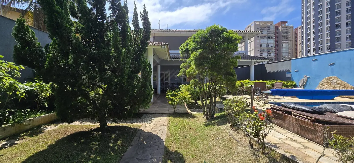 Foto 6 de Casa com 6 quartos à venda, 705m2 em Itanhaem - SP